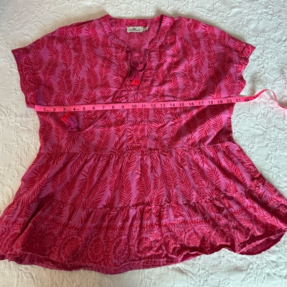 VINEYARD VINES Raspberry Rose Tiered Split Neck Blouse Size Medium - Picture 6 of 6